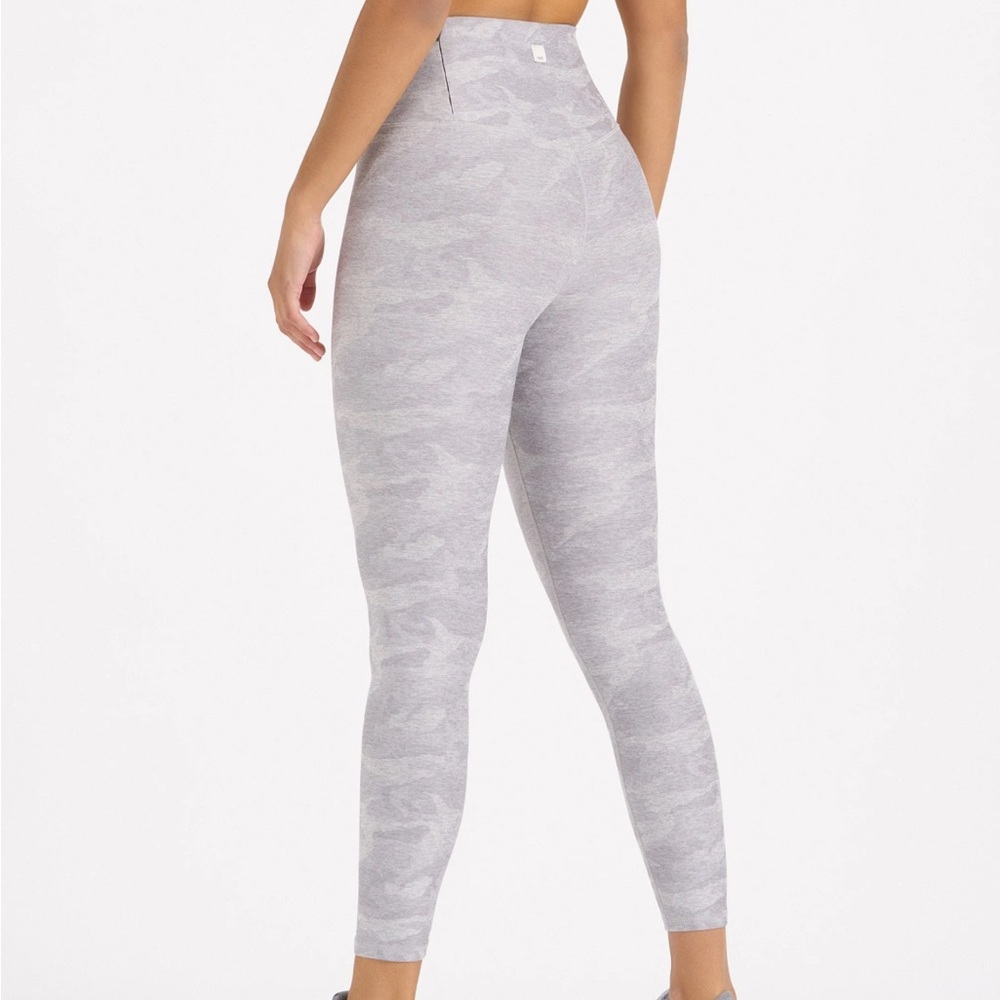 Vuori Gray Camo Women's Leggings